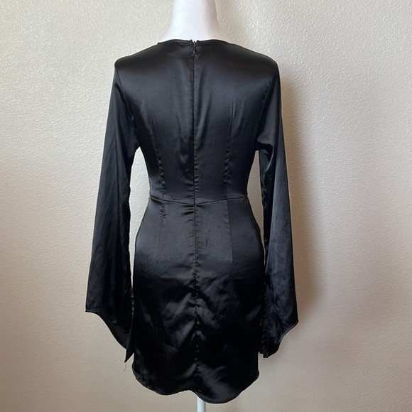 SHEIN- Long sleeve mini dress ties in the front - Picture 6 of 15